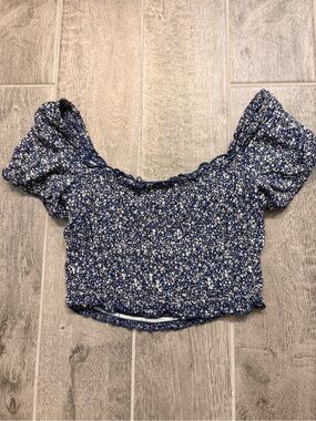 Smocked Navy and White Floral Puff-Sleeve Crop Top Size Medium
